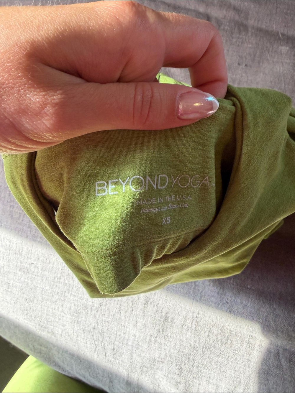 Beyond Yoga Lime Green High Neck Crop Tank - Picture 3 of 3